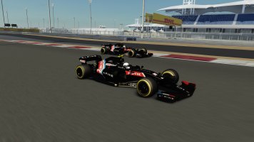 Screenshot_rss_formula_hybrid_2017_rkfl_bahrain_international_circuit_16-2-121-18-27-13.jpg