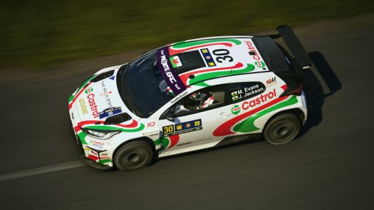 Evans_Jackson_YarisCastrol_1.jpg