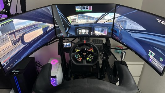 Rennsport-Triple-Screens-Nvidia-Surround.jpg Rennsport-Triple-Screens-Nvidia-Surround.jpg