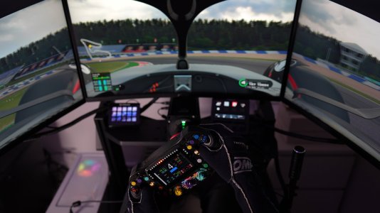 AMG F1 Wheel Driving .jpg