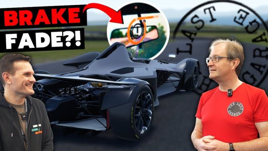 UNSEEN Sim Racing Features! - The Last Garage